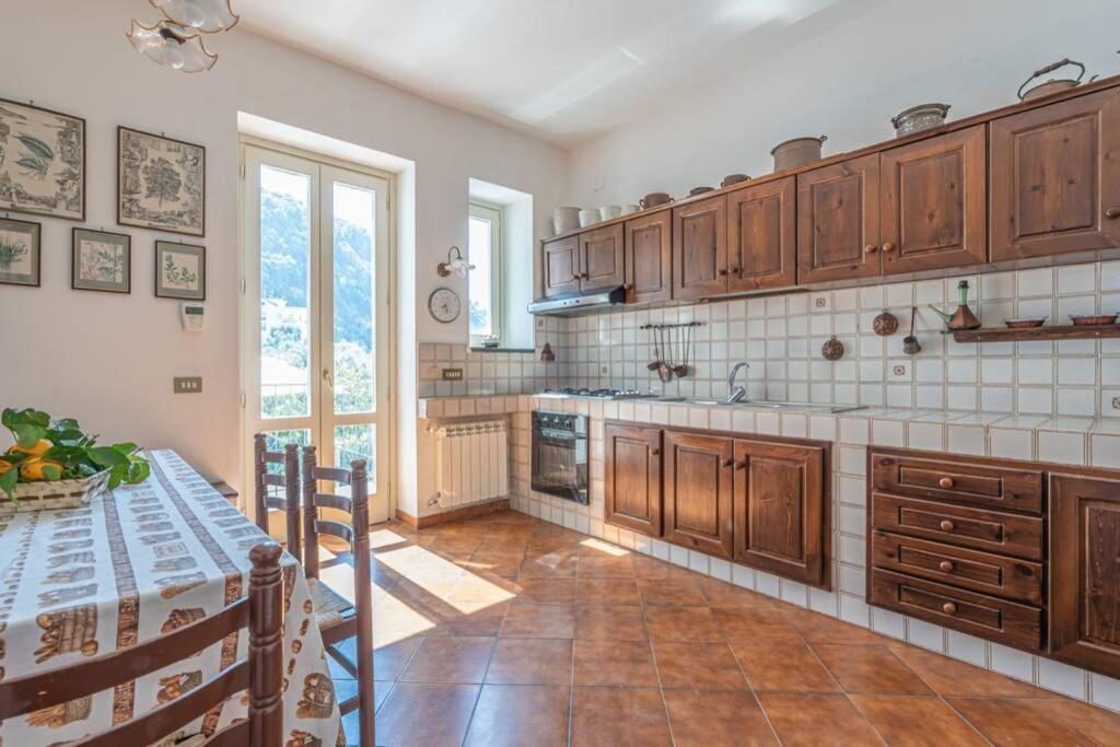 Casa Gege', For Up To 5 Guests, Shared Pool, Sorrento Center Lägenhet Exteriör bild