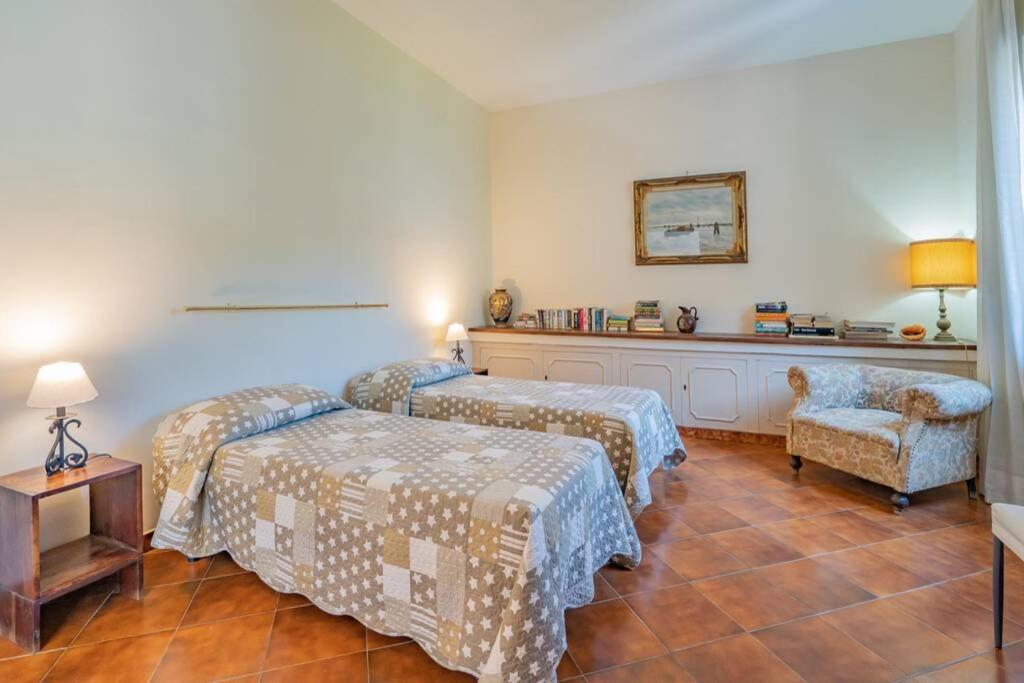 Casa Gege', For Up To 5 Guests, Shared Pool, Sorrento Center Lägenhet Exteriör bild